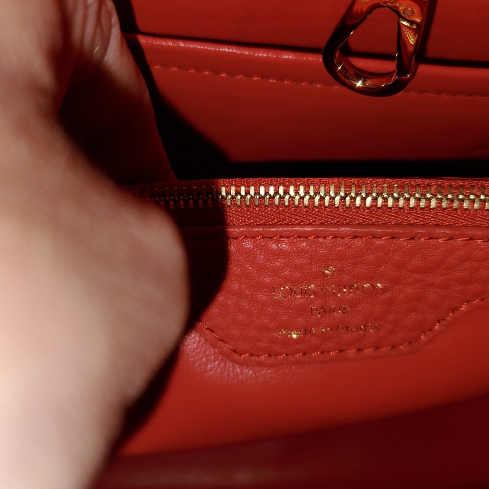 LV Capucines MM  bag - Picture 15 of 15